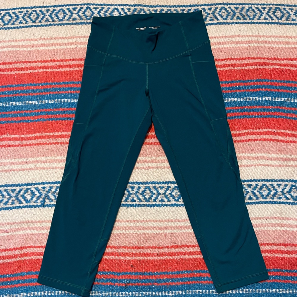 Old Navy workout leggings women’s size small.